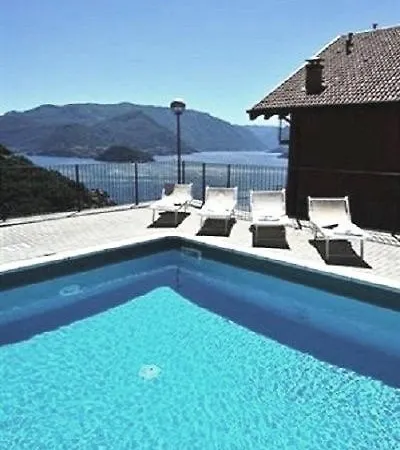 Sleeps 6 Pool Apartamento Regoledo